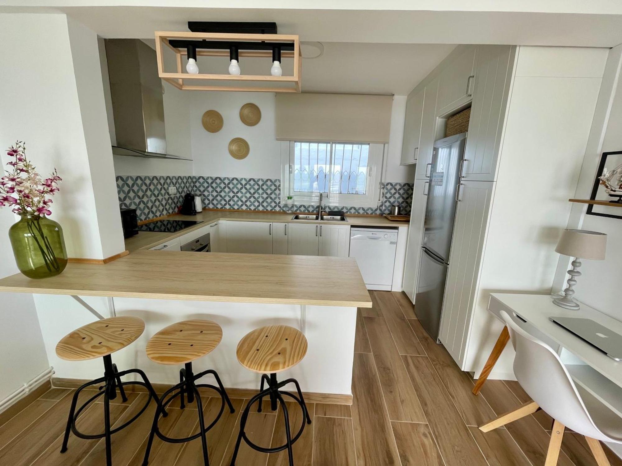 Seahomes Vacations, La Casa Blue Mediterranean Lifestyle Бланес Екстериор снимка