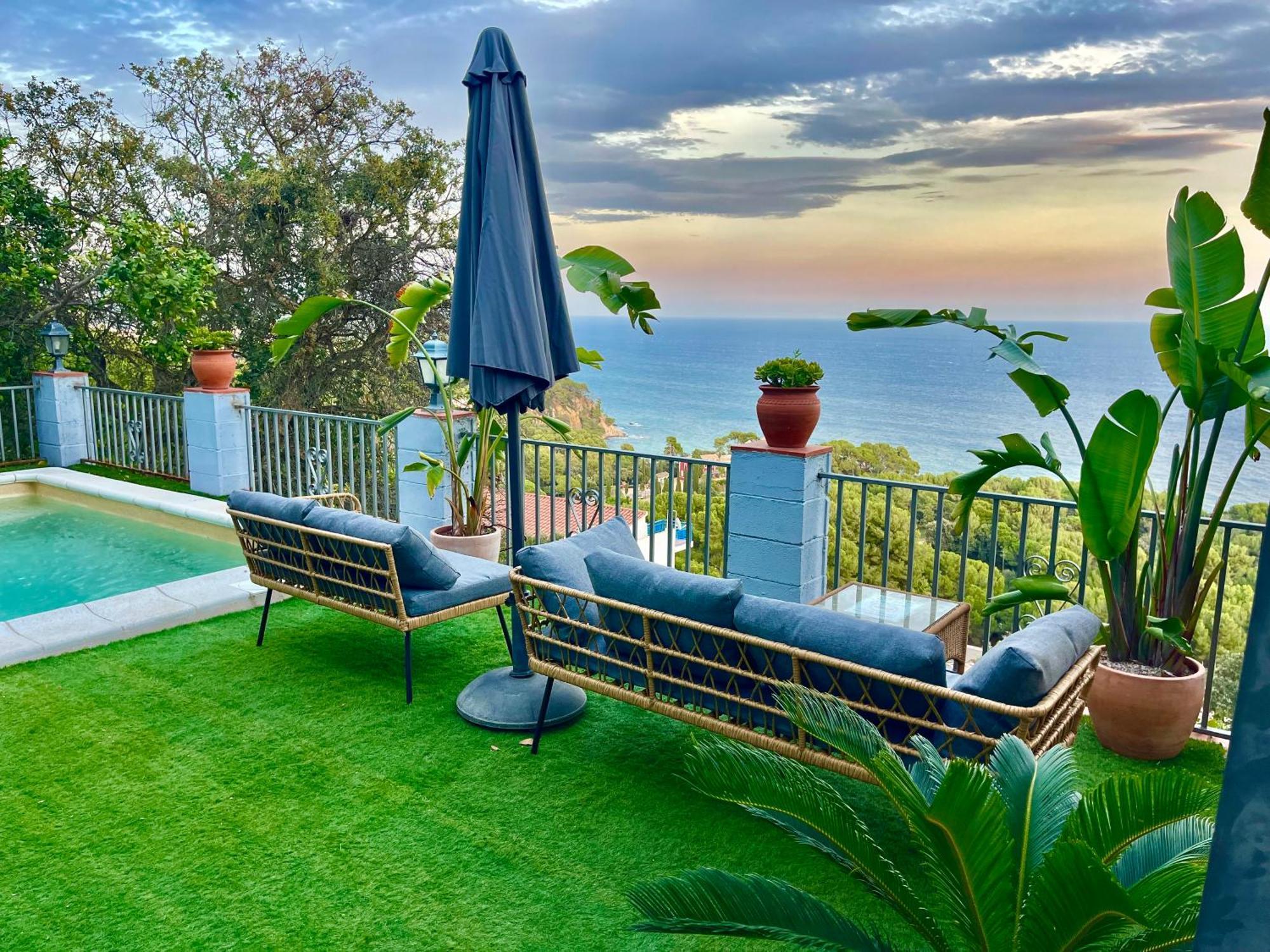 Seahomes Vacations, La Casa Blue Mediterranean Lifestyle Бланес Екстериор снимка