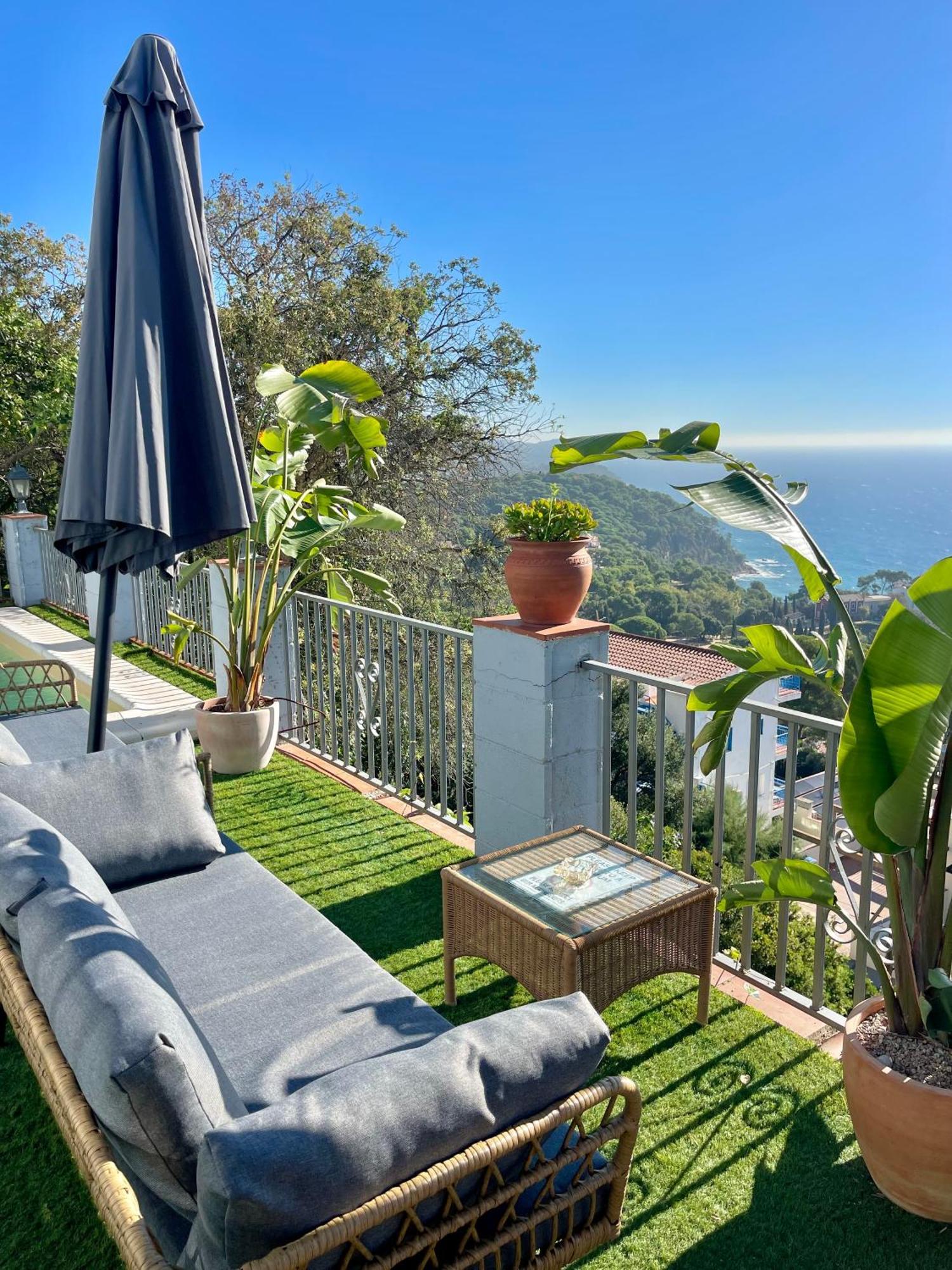Seahomes Vacations, La Casa Blue Mediterranean Lifestyle Бланес Екстериор снимка